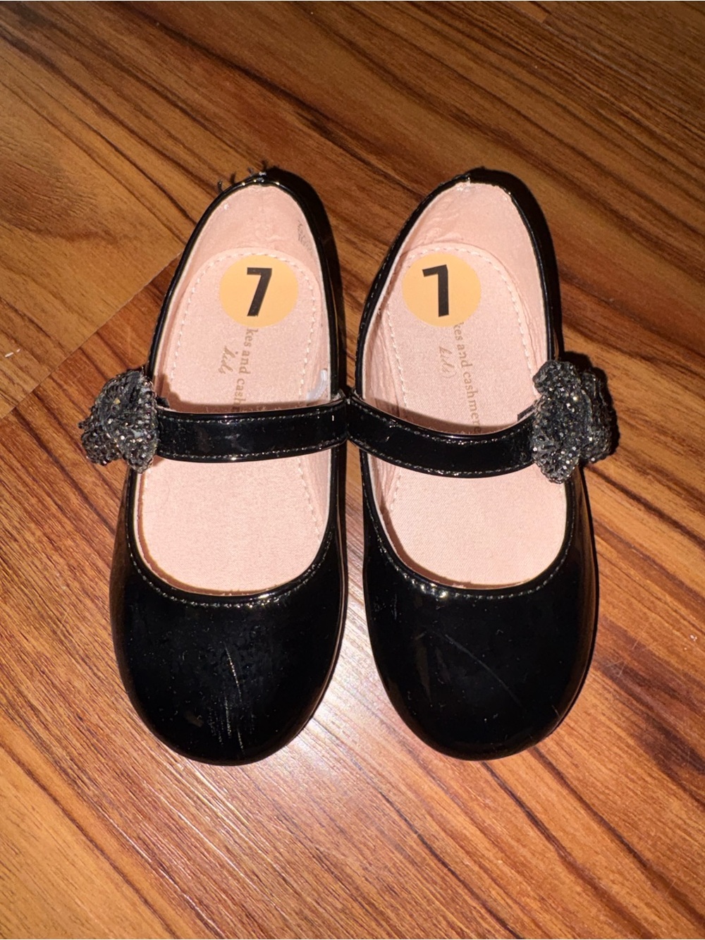 Cupcakes and Cashmere Black Patent Mary Jane Shoes with Bow Accent Sz 7